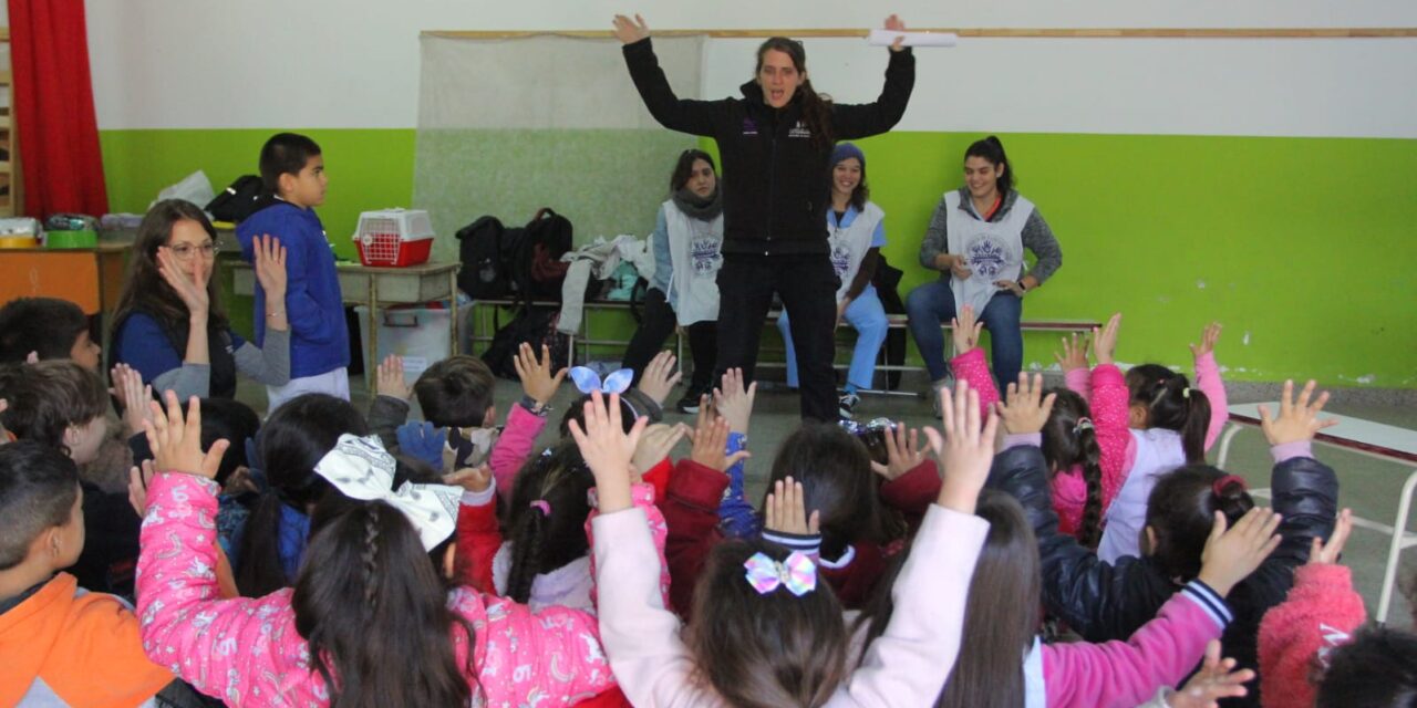 TALLER DE TENENCIA RESPONSABLE DE MASCOTAS EN ECHEVERRIA