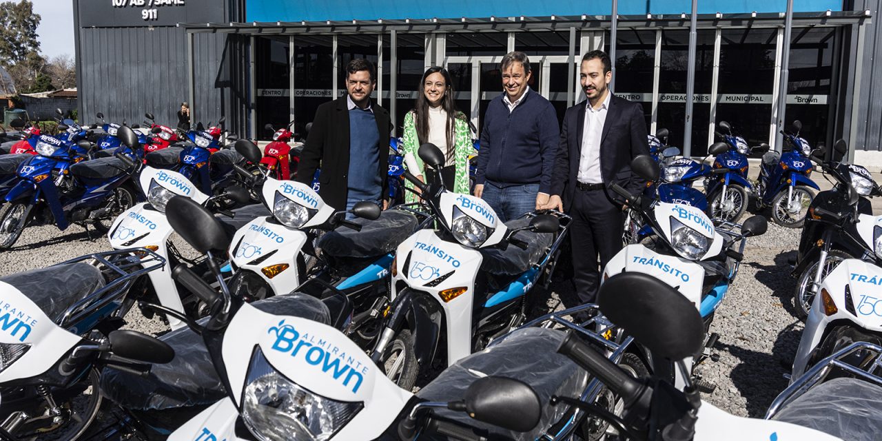 CASCALLARES Y FABIANI PRESENTARON 50 MOTOS PARA LA PREVENCIÓN