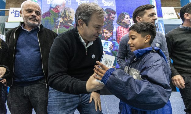 CASCALLARES Y FABIANI ENTREGARON MÁS DE 3.300 TABLETS A ALUMNOS DE 19 ESCUELAS PRIMARIAS