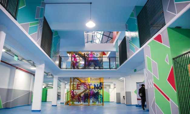 KICILLOF VISITO ESCUELAS DE AVELLANEDA