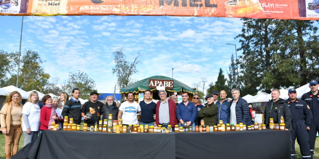 EXITOSA FIESTA DE LA MIEL EN SAN VICENTE