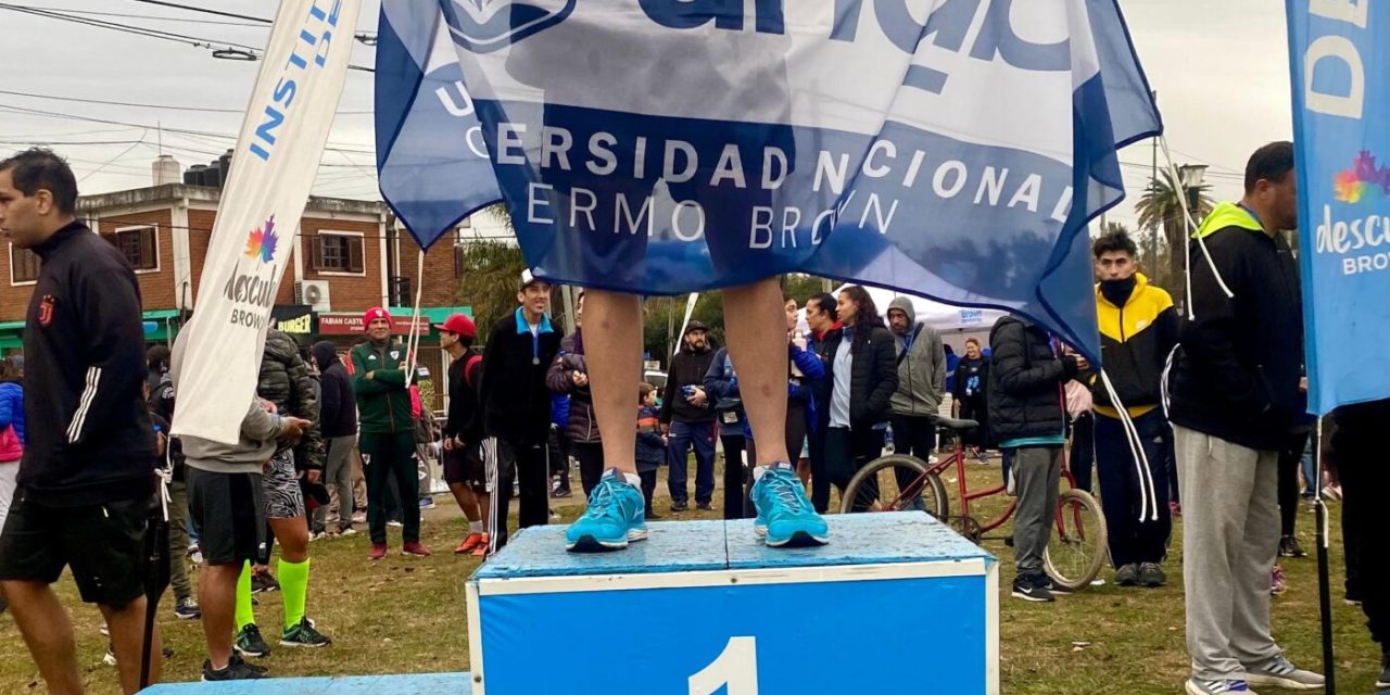 EZEQUIEL ESTUDIANTE ATLETA ORGULLO DE LA UNaB