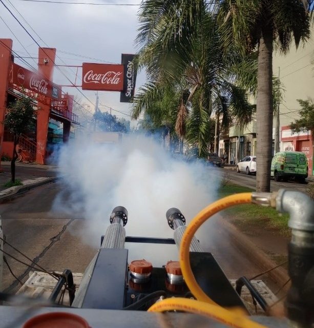 CONTINUAN LAS TAREAS DE FUMIGACION EN ECHEVERRIA