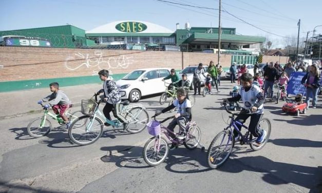 MAYRA PARTICIPO DE LA BICICLETEADA «LA CONVIVENCIA» EN LA RIVERA QUILMEÑA
