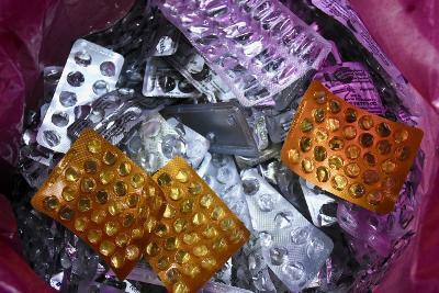 EN BROWN RECOLECTAN BLISTERES DE MEDICAMENTOS PARA CJUIDAD EL MEDIO AMBIENTE