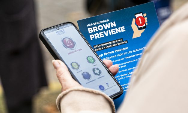 «BROWN PREVIENE» 37 VECINOS YA UTILIZAN LA APP CON BOTON ANTIPANICO