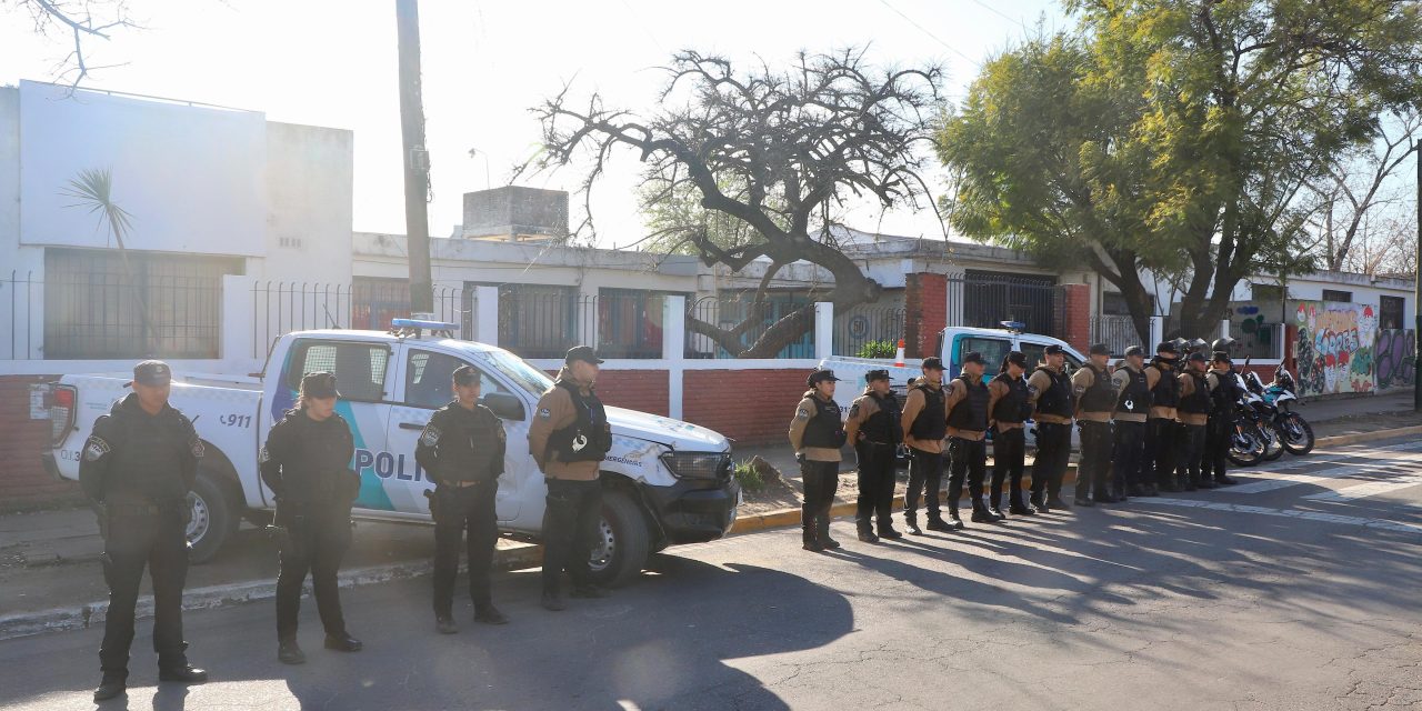 MEGAOPERTIVO POLICIAL EN EL JAGUEL