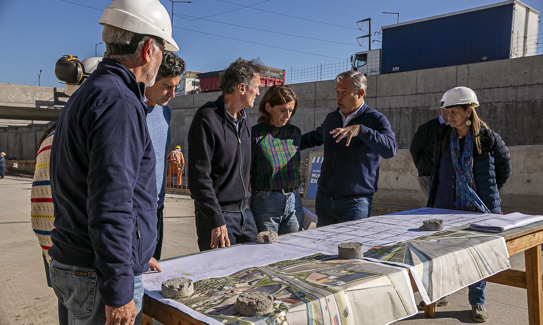 CASCALLARES Y KATAPODIS SUPERVIZARON LA ETAPA FINAL DEL VIADUCTO EN LA ROTONDA LOS PINOS