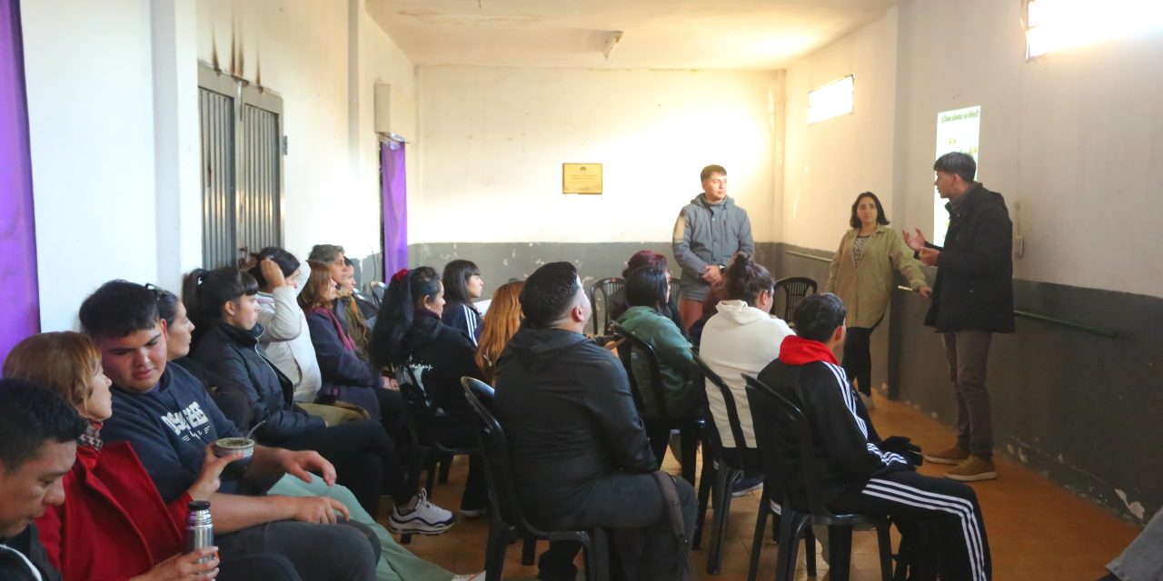 JOVENES ECHEVERRIANOS TRABAJAN CONTRA EL CAMBIO CLIMATICO