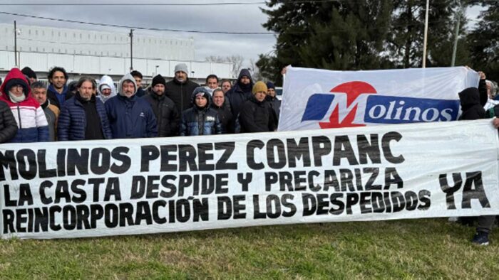 TRABAJADORES DE LA PLANTA MOLINO DE ECHEVERRIA RECLAMAN POR DESPIDOS