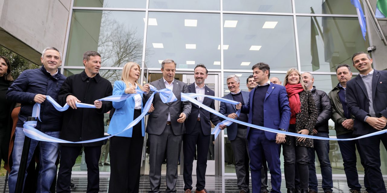 KICILLOF, MAGARIO Y CASCALLARES ENTREGARON ESCRITURAS E INAUGURARON UNA NUEVA SUCURSAL DEL BAPRO
