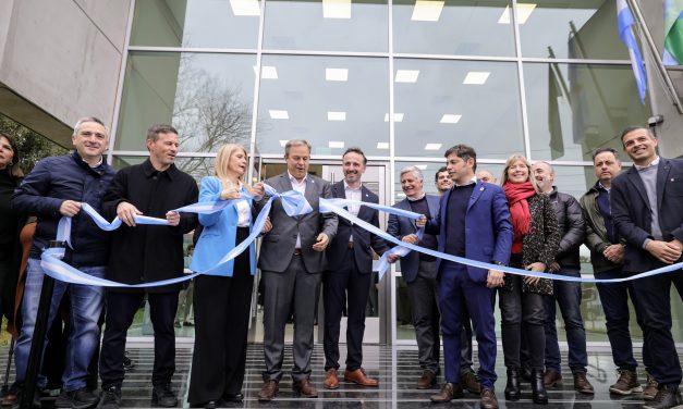 KICILLOF, MAGARIO Y CASCALLARES ENTREGARON ESCRITURAS E INAUGURARON UNA NUEVA SUCURSAL DEL BAPRO