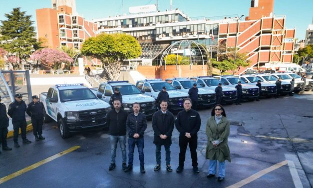 EL MUNICIPIO DE LANUS COMPRO PATRULLEROS PARA LA BONAERENSE