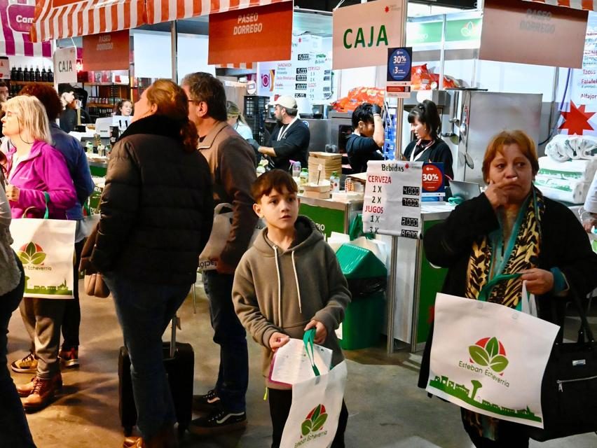EMPRENDEDORES ECHEVERRIANOS EN LA FERIA CAMINOS Y SABORES