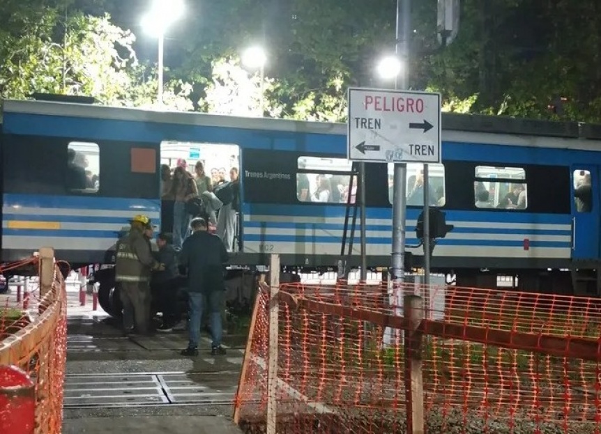 TRAGEDIA EN BERNAL: UNA MUJER MURIÓ ARROLLADA POR EL TREN ROCA