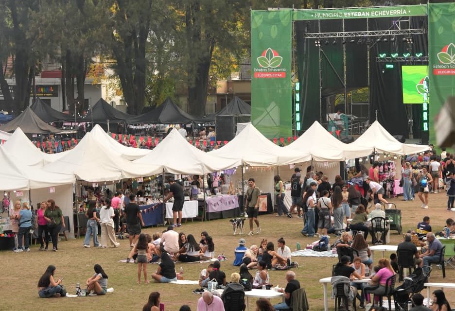 SE REAIZO UNA NUEVA EXPO ESTEBAN ECHEVERRIA