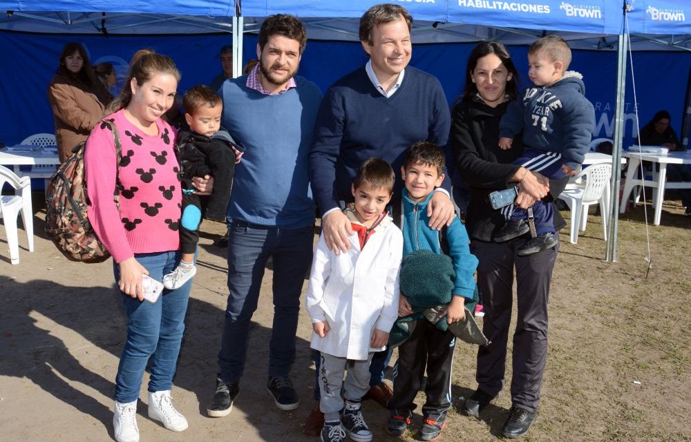 BROWN, «EL ESTADO PRESENTE EN TU BARRIO» EN MALVINAS ARGENTINAS