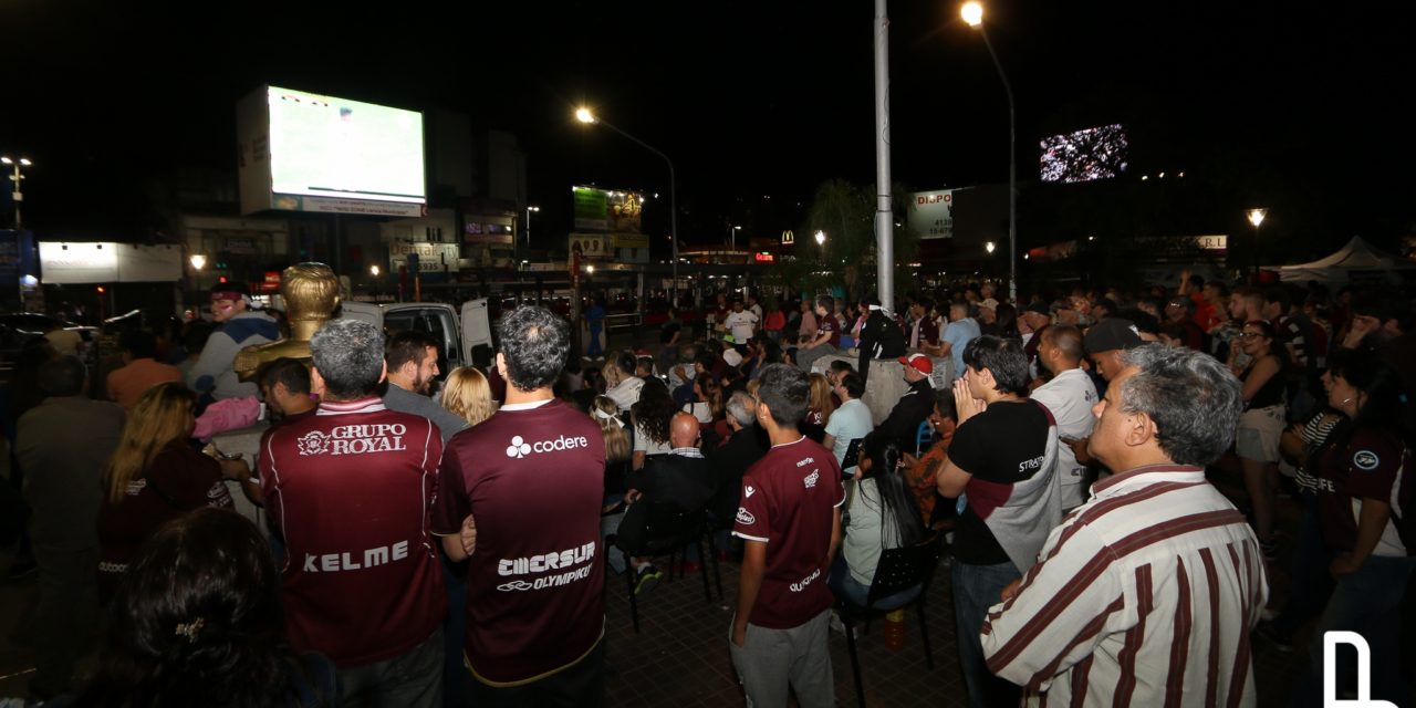 MAS DE 3 MIL HINCHAS SIGUIERON LA PRIMERA FINAL DE LA COPA LIBERTADORES EN PANTALLAS GIGANTES