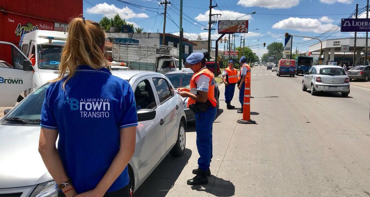 TRANSITO, CONTINUAN LOS OPERATIVOS DE CONTROL EN BROWN