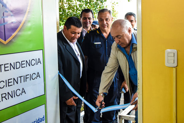 REGUEIRO INAUGURA LA POLICIA CIENTIFICA EN PTE PERON