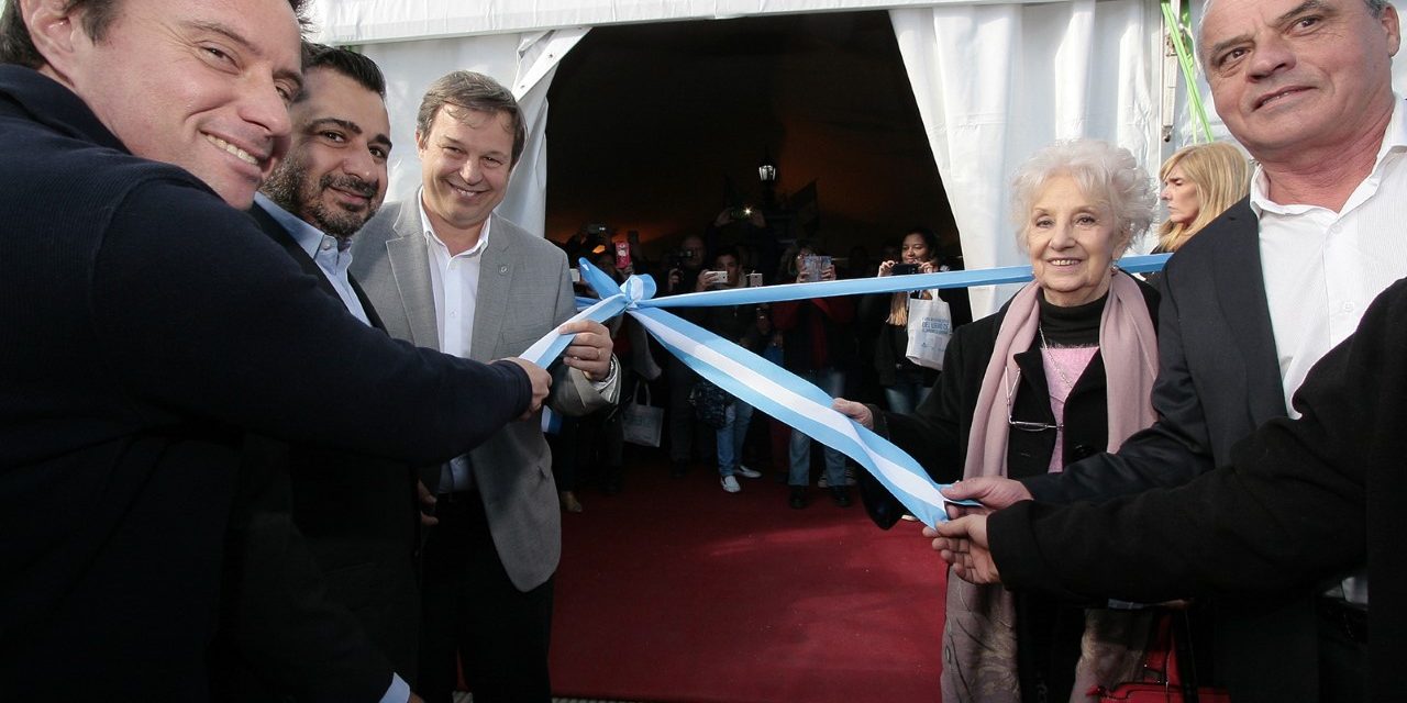 CASCALLARES Y ESTELA DE CARLOTTO INAUGURARON LA FERIA DEL LIBRO