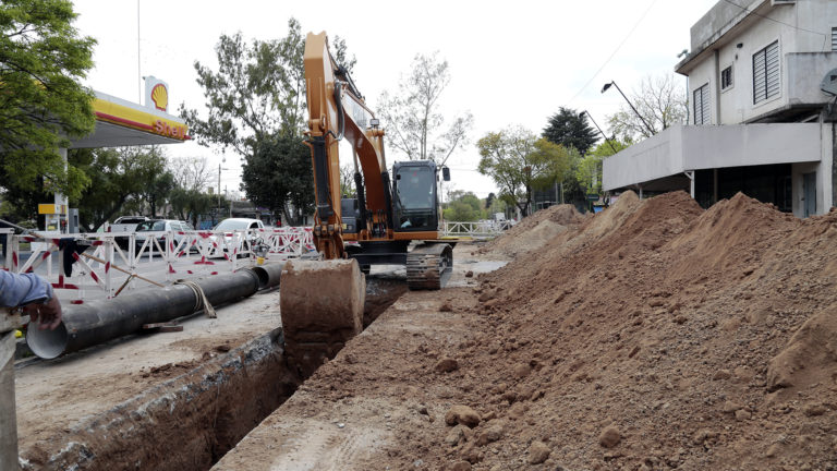 BROWN AVANZA CON OBRAS  CLOACAS Y AGUA