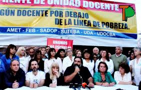 CARPA DOCENTE EN LA PLAZA GRIGERA DE LOMAS