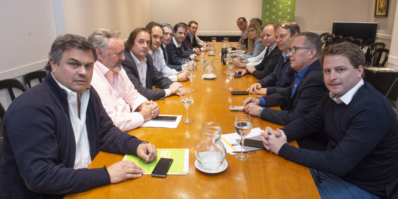 INTENDENTES PERONISTAS PIDEN LA EMERGENCIA ECONOMICA Y SOCIAL DE LA PCIA
