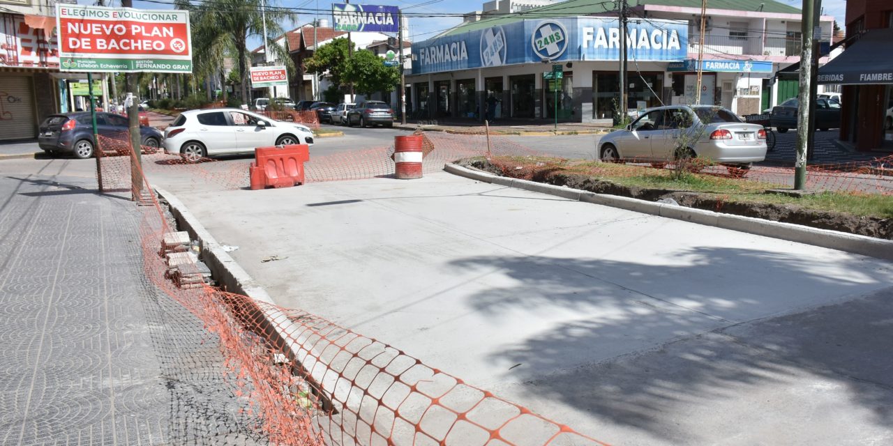 AVANZAN LAS OBRAS DE BACHEO EN MONTE GRANDE