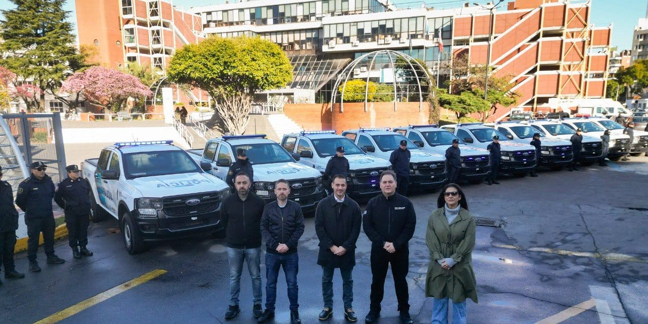 EL MUNICIPIO DE LANUS COMPRO PATRULLEROS PARA LA BONAERENSE