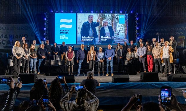 JUNTO A VERÓNICA MAGARIO Y PAULA EICHEL, CASCALLARES PRESENTÓ LA LISTA DE FUERZA PATRIA BROWN