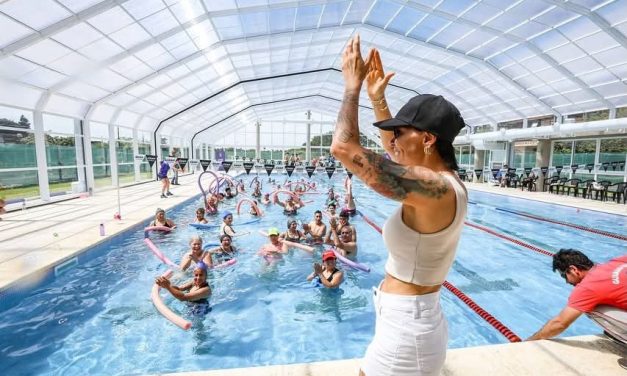 MAYRA INAUGURÓ LAS ACTIVIDADES DEL NUEVO NATATORIO MUNICIPAL DE SOLANO CONSTRUIDO CON FONDOS 100% COMUNALES