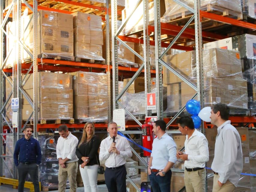GRAY VISITO UNA DE LAS EMPRESAS ADHERIDAS AL PROGRAMA «INVERTI EN ECHEVERRIA»