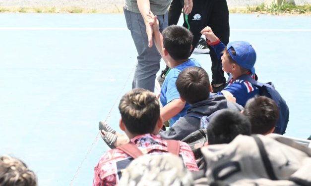 GRAY VISITO LA COLONIA DE VERANO MUNICIPAL