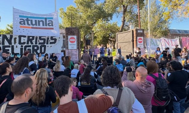 MASIVA CLASE PUBLICA EN LA UNIVERSIDAD DE LANUS