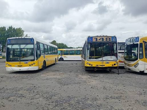 TENSION EN LA LINEA 148, DENUNCIAN PRESIONES Y POSIBLES CAMBIOS EN LOS RECORRIDOS